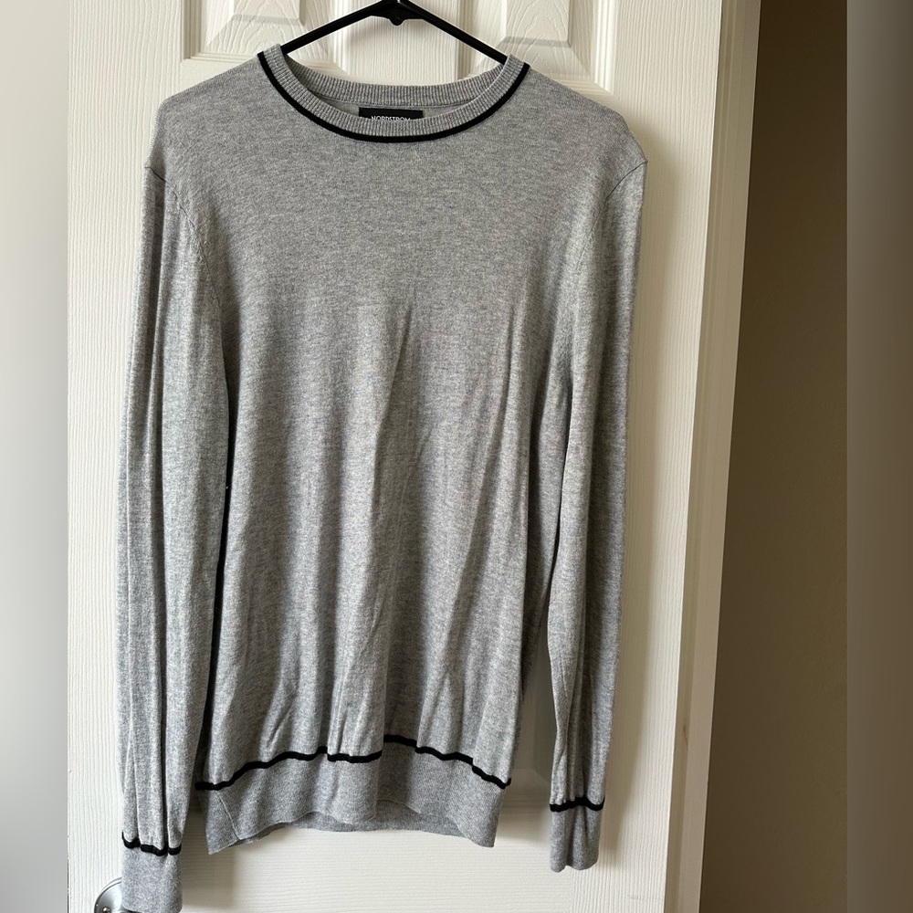 Silk & cashmere men’s sweater- never worn. Great condition